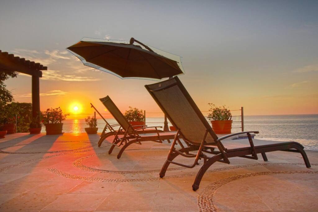 Two-Story Beachfront Oasis Puerto Vallarta Exterior photo
