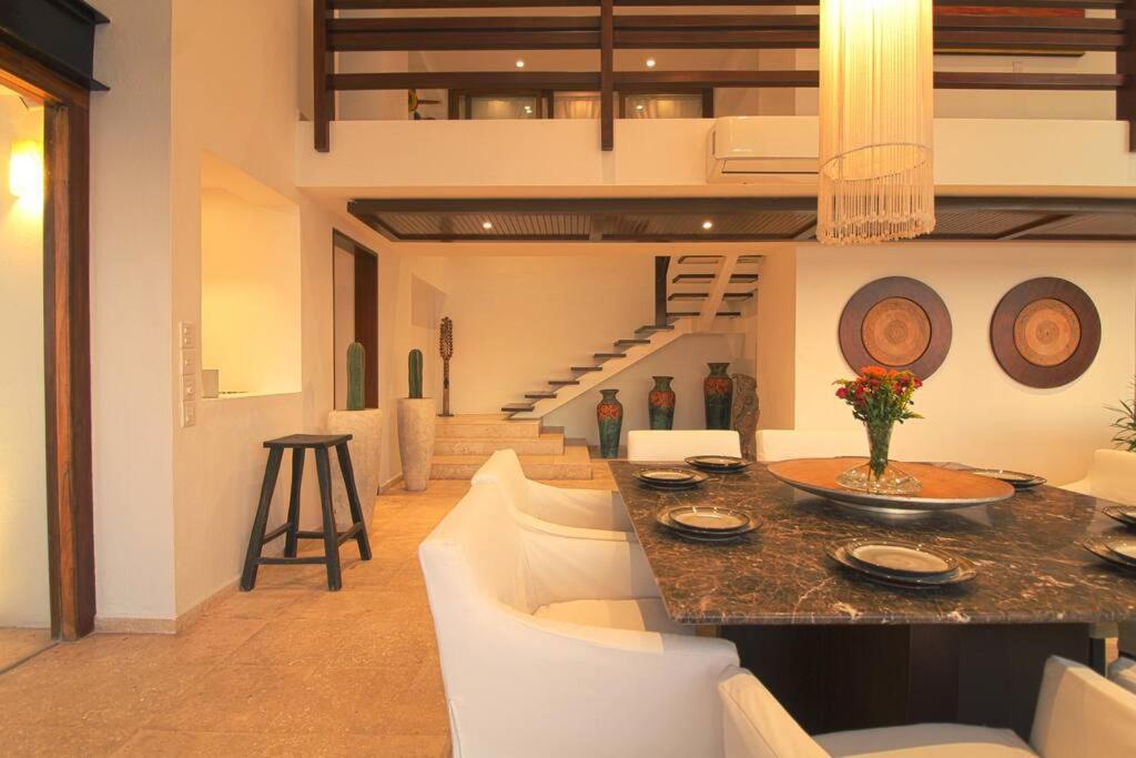 Two-Story Beachfront Oasis Puerto Vallarta Exterior photo